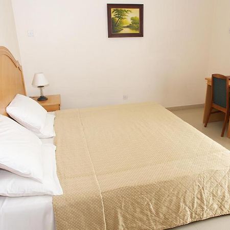 Nuzha Hotel Apartments Маскат Екстериор снимка
