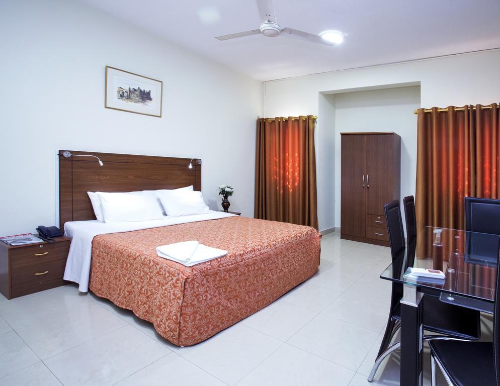 Nuzha Hotel Apartments Маскат Екстериор снимка