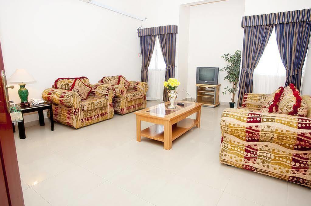 Nuzha Hotel Apartments Маскат Екстериор снимка