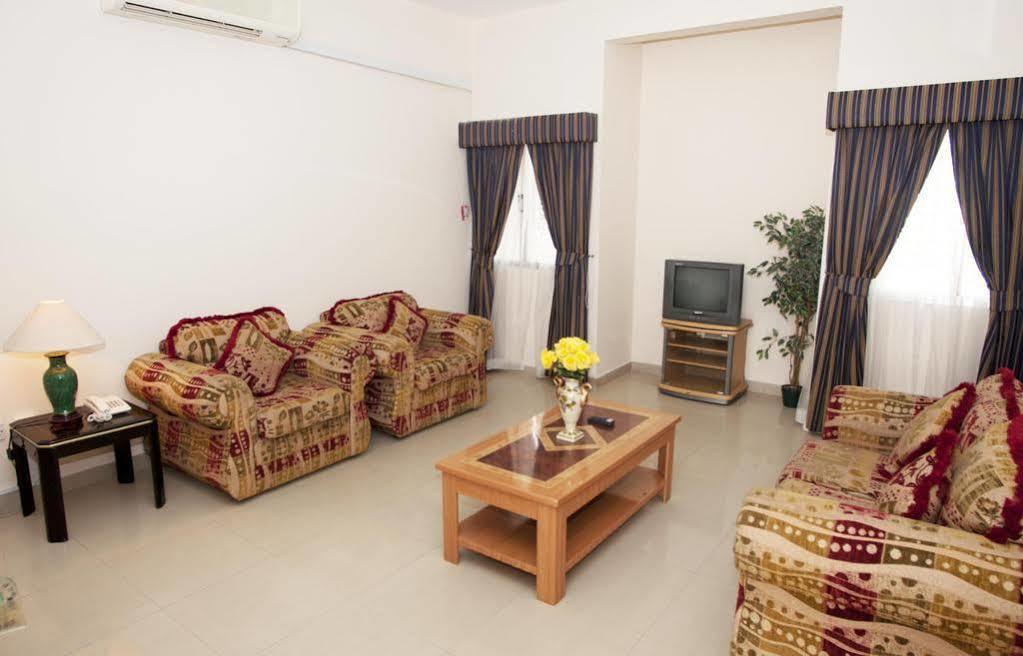 Nuzha Hotel Apartments Маскат Екстериор снимка